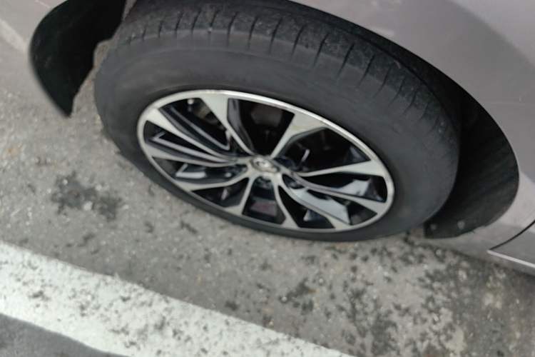 Used Toyota Avalon 2022 2.0L Luxury Edition Right Rear Wheel Hub
