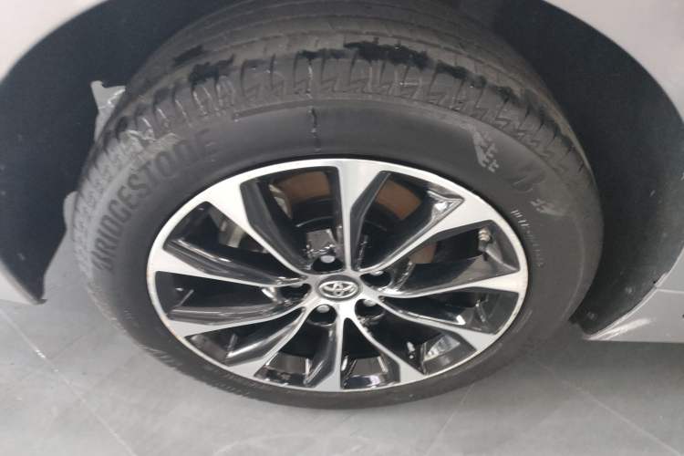 Used Toyota Avalon 2022 Dual-Engine 2.5L Luxury Edition Right Rear Wheel Hub