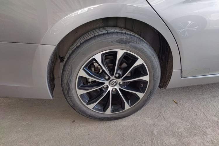 Used Toyota Avalon 2022 2.0L Ambition Edition Right Rear Wheel Hub