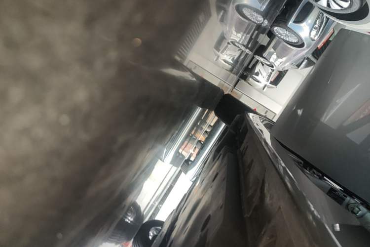 Used Toyota Avalon 2022 2.0L Luxury Edition Right Side Sill