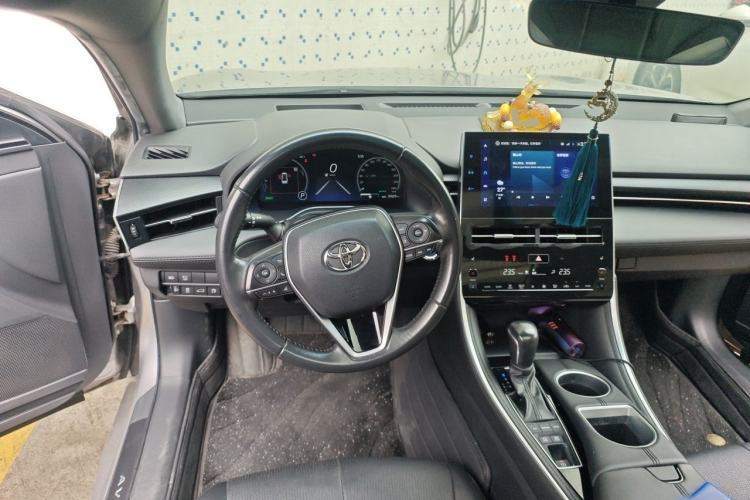 Used Toyota Avalon 2022 Dual-Engine 2.5L XLE Premium Edition Steering Wheel