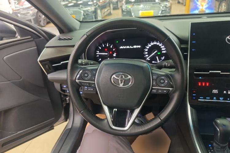Used Toyota Avalon 2022 2.0L Luxury Edition Steering Wheel