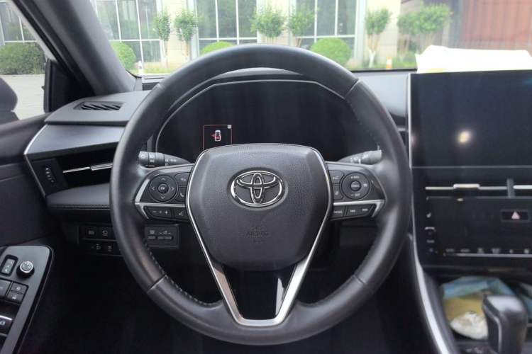 Used Toyota Avalon 2022 Dual-Engine 2.5L XLE Premium Edition Steering Wheel
