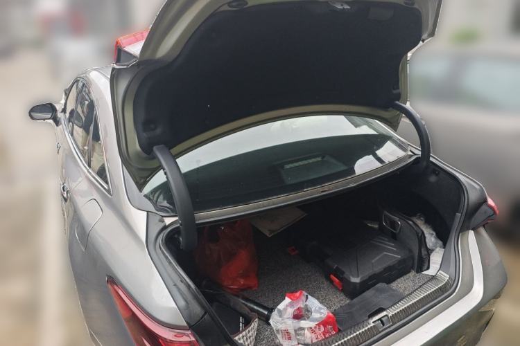Used Toyota Avalon 2022 Dual-Engine 2.5L Luxury Edition Trunk