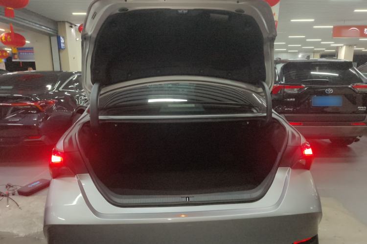 Used Toyota Avalon 2022 Dual-Engine 2.5L Luxury Edition Trunk