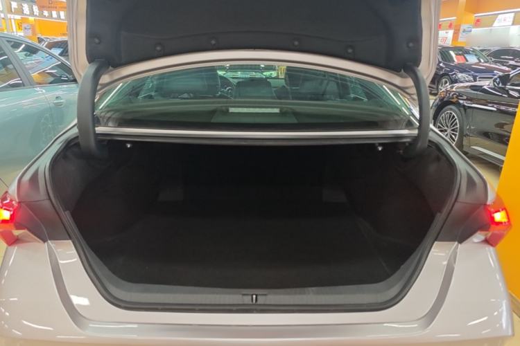 Used Toyota Avalon 2022 2.0L Luxury Edition Trunk