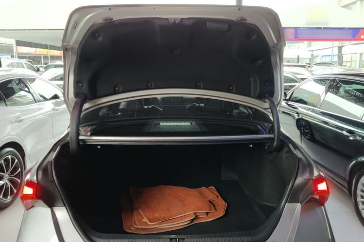 Used Toyota Avalon 2022 Dual-Engine 2.5L Luxury Edition Trunk