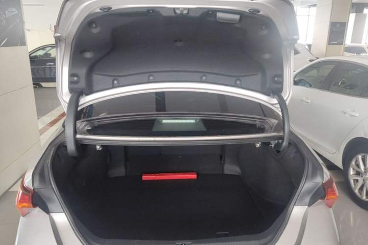 Used Toyota Avalon 2022 2.0L XLE Premium Edition Trunk