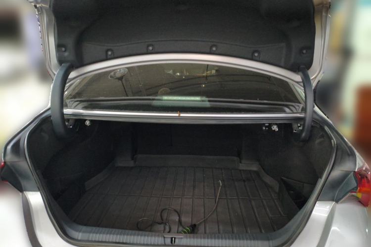 Used Toyota Avalon 2022 Dual-Engine 2.5L XLE Premium Edition Trunk