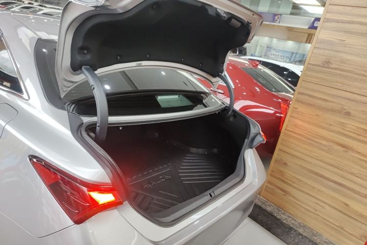 Used Toyota Avalon 2022 2.5L Ambition Edition Trunk