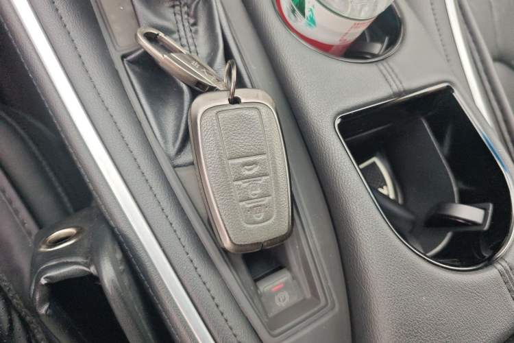 Used Toyota Avalon 2022 Dual-Engine 2.5L Luxury Edition Vehicle Key
