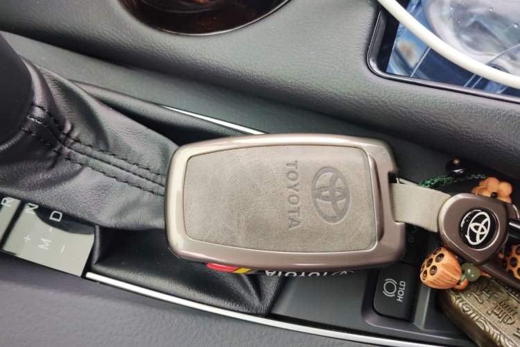 Used Toyota Avalon 2022 2.0L Luxury Edition Vehicle Key