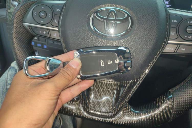 Used Toyota Avalon 2022 2.5L Luxury Edition Vehicle Key