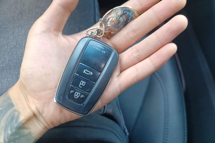 Used Toyota Avalon 2022 2.5L Luxury Edition Vehicle Key