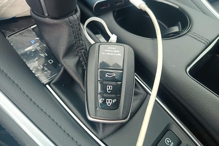 Used Toyota Avalon 2022 2.0L Luxury Edition Vehicle Key