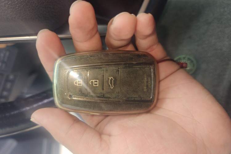 Used Toyota Avalon 2022 2.0L Luxury Edition Vehicle Key