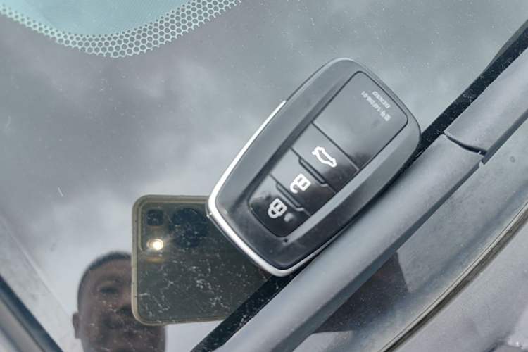 Used Toyota Avalon 2022 2.0L Luxury Edition Vehicle Key