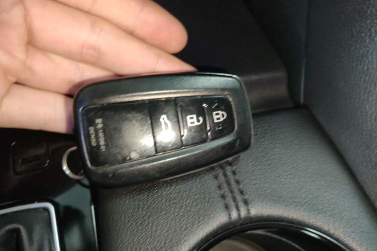 Used Toyota Avalon 2022 Dual-Engine 2.5L Luxury Edition Vehicle Key