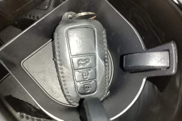Used Toyota Avalon 2022 Dual-Engine 2.5L Luxury Edition Vehicle Key