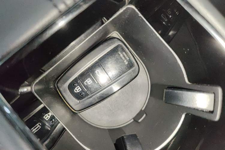 Used Toyota Avalon 2022 2.5L Ambition Edition Vehicle Key