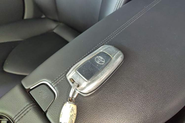 Used Toyota Avalon 2022 2.0L Ambition Edition Vehicle Key