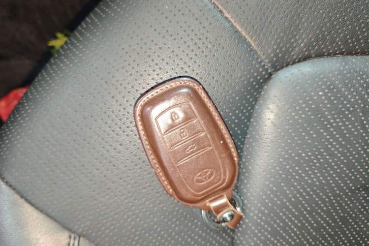 Used Toyota Avalon 2022 Dual-Engine 2.5L Luxury Edition Vehicle Key