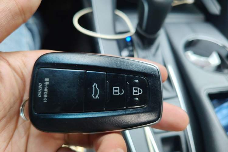 Used Toyota Avalon 2022 Dual-Engine 2.5L Luxury Edition Vehicle Key