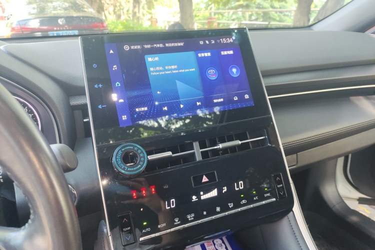 Used Toyota Avalon 2022 Dual-Engine 2.5L Luxury Edition Audio And AC Panel