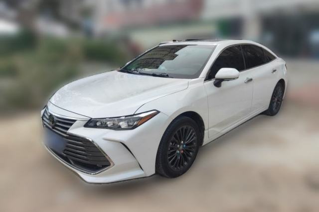 Ojetý Toyota Avalon 2022 2.0L XLE Premium Edition