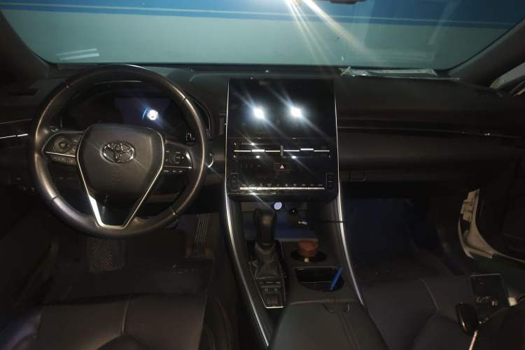 Used Toyota Avalon 2022 2.5L Luxury Edition Center Console