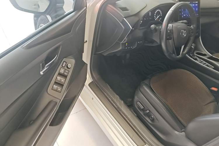 Used Toyota Avalon 2022 2.5L Luxury Edition Driver Seat
