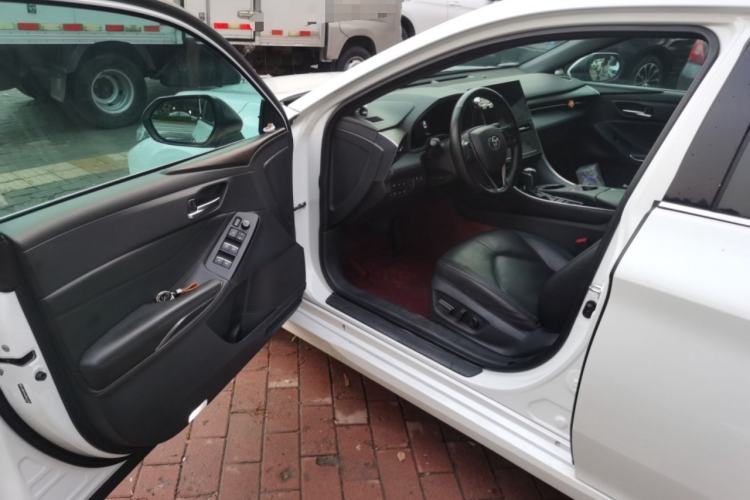 Used Toyota Avalon 2022 2.0L Luxury Edition Driver Seat