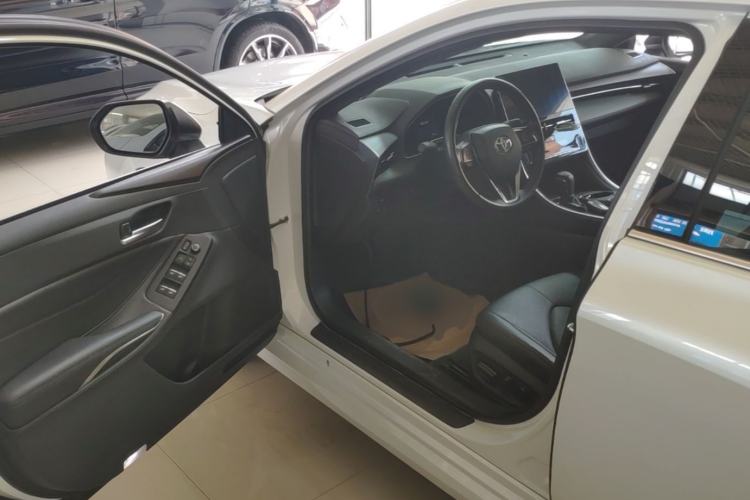 Used Toyota Avalon 2022 2.0L Luxury Edition Driver Seat