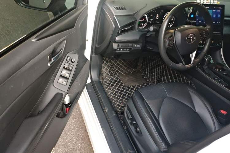 Used Toyota Avalon 2022 Dual-Engine 2.5L Luxury Edition Driver Seat