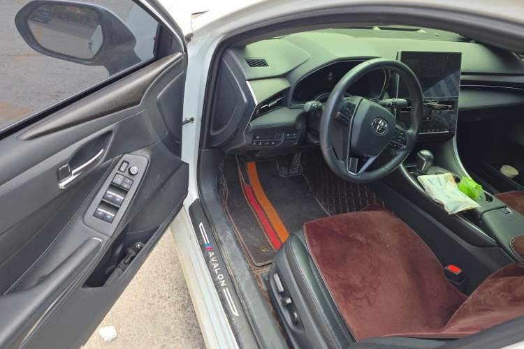 Used Toyota Avalon 2022 2.5L Luxury Edition Driver Seat