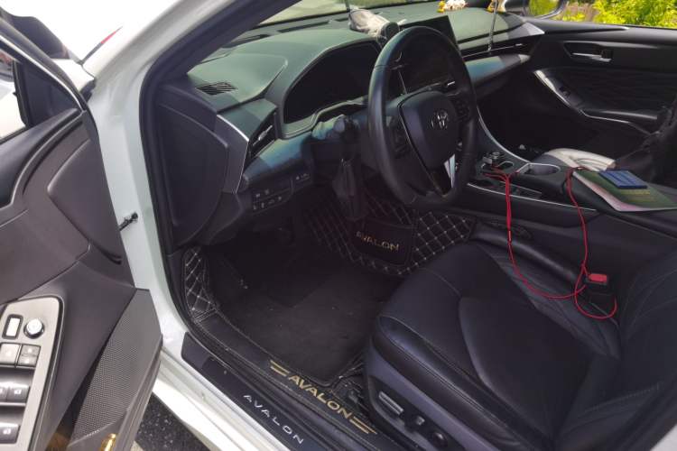 Used Toyota Avalon 2022 Dual-Engine 2.5L XLE Premium Edition Driver Seat