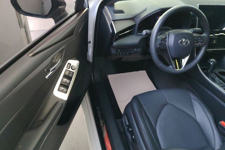 Used Toyota Avalon 2022 2.0L Luxury Edition Driver Seat