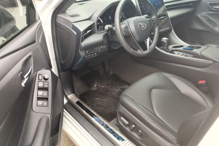 Used Toyota Avalon 2022 Dual-Engine 2.5L Luxury Edition Driver Seat