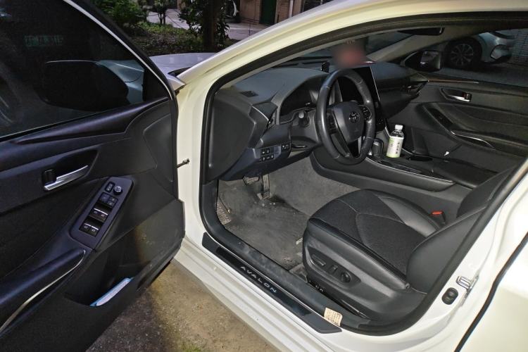 Used Toyota Avalon 2022 2.0L XLE Premium Edition Driver Seat