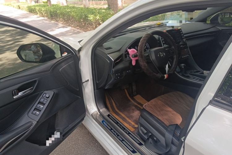 Used Toyota Avalon 2022 Dual-Engine 2.5L Luxury Edition Driver Seat