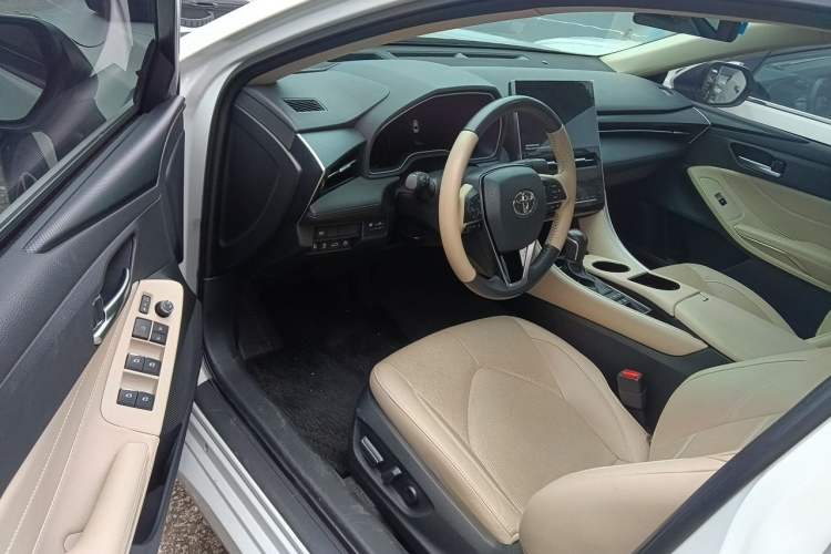 Used Toyota Avalon 2022 Dual-Engine 2.5L Luxury Edition Driver Seat
