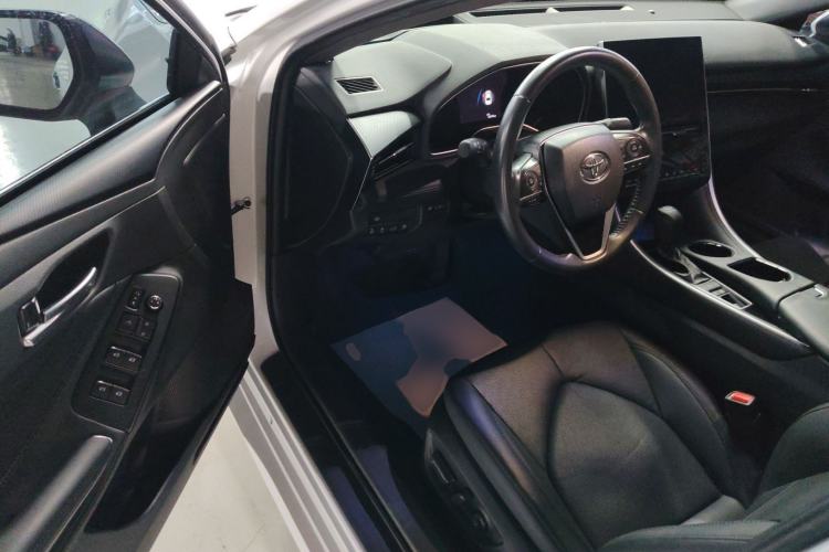 Used Toyota Avalon 2022 Dual-Engine 2.5L Luxury Edition Driver Seat