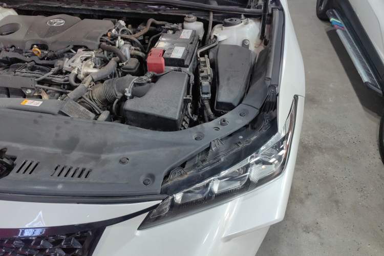 Used Toyota Avalon 2022 2.5L Ambition Edition Engine Bay Left