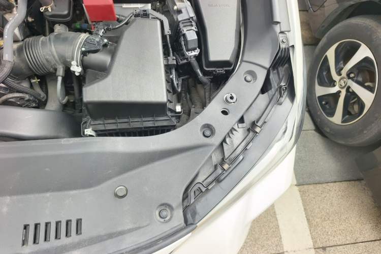 Used Toyota Avalon 2022 2.0L XLE Premium Edition Engine Bay Left