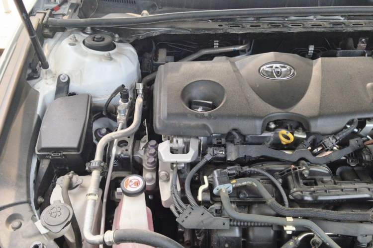 Used Toyota Avalon 2022 Dual-Engine 2.5L XLE Premium Edition Engine Bay Right
