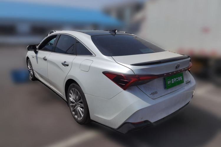 Used Toyota Avalon 2022 Dual-Engine 2.5L XLE Premium Edition Exterior 3