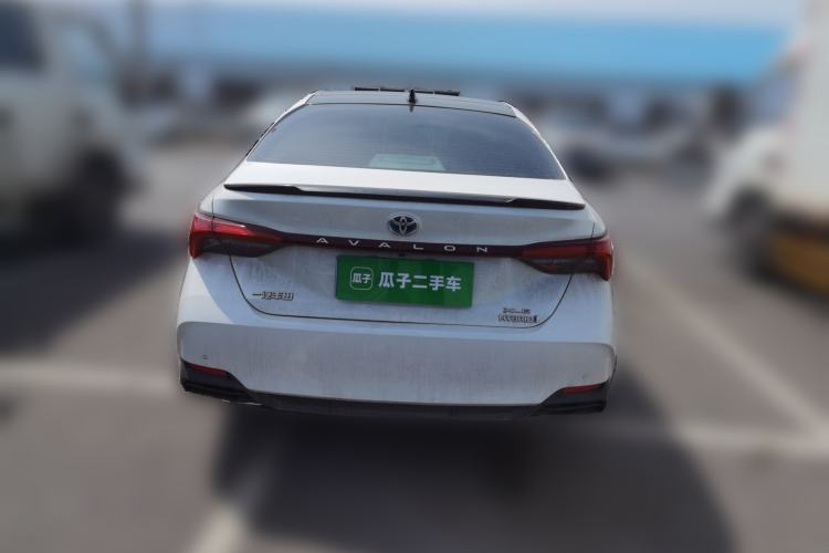 Used Toyota Avalon 2022 Dual-Engine 2.5L XLE Premium Edition Exterior 4