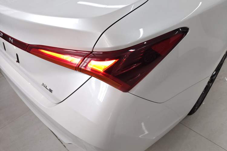 Used Toyota Avalon 2022 2.0L Luxury Edition Exterior 6