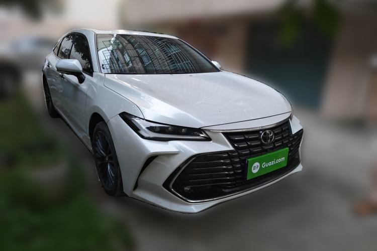 Used Toyota Avalon 2022 2.0L XLE Premium Edition Front Right 45 Deg