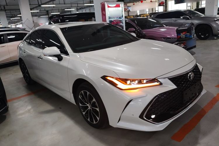Used Toyota Avalon 2022 2.5L Luxury Edition Front Right 45 Deg